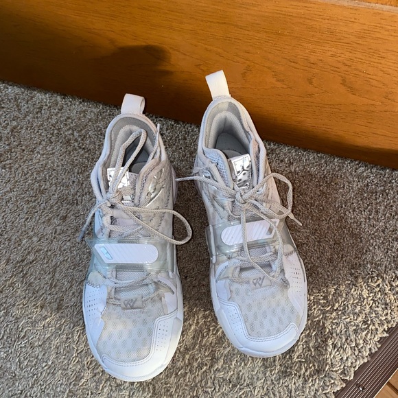 Men’s size 8 - Picture 2 of 3